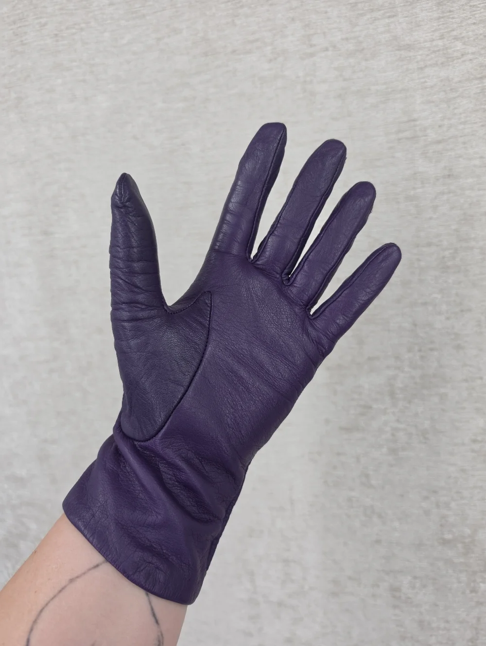 Grandoe Deep Purple Leather Driving Gloves